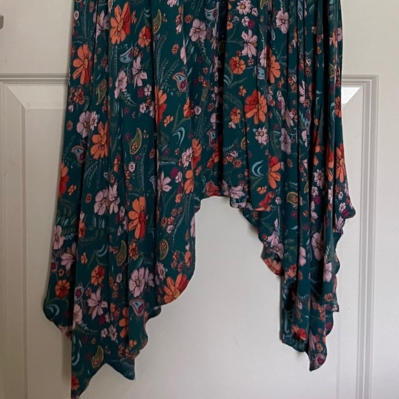 Angie - Asymmetrical Floral Dress - M - Picture 2 of 13